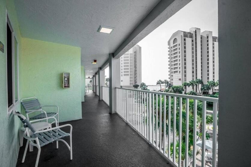 Ocean View Condo - Steps To Beach - Ace Location شاطئ كليرووتر المظهر الخارجي الصورة